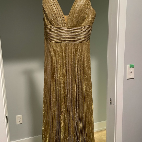 NWT Jovani sleeveless gold pleated evening gown (Size 12) - Picture 4 of 6